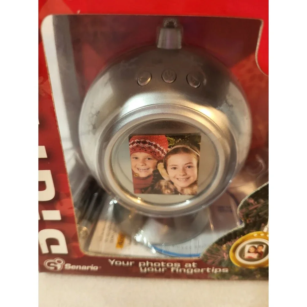 Vu-Me Photo Ornament Display Up To 70 Pics 1.5' LCD Screen USB Cable